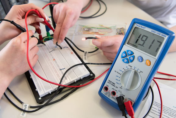 Unter Spannung! – Elektrizität und Elektronik erleben