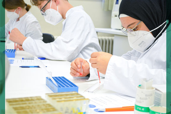 #systemrelevant – Kurs iCARE bringt Gesundheit, Technik und Pflege zu den jungen Menschen