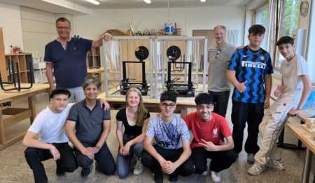 Realschüler konstruieren und bauen Gehäuse für 3D-Drucker