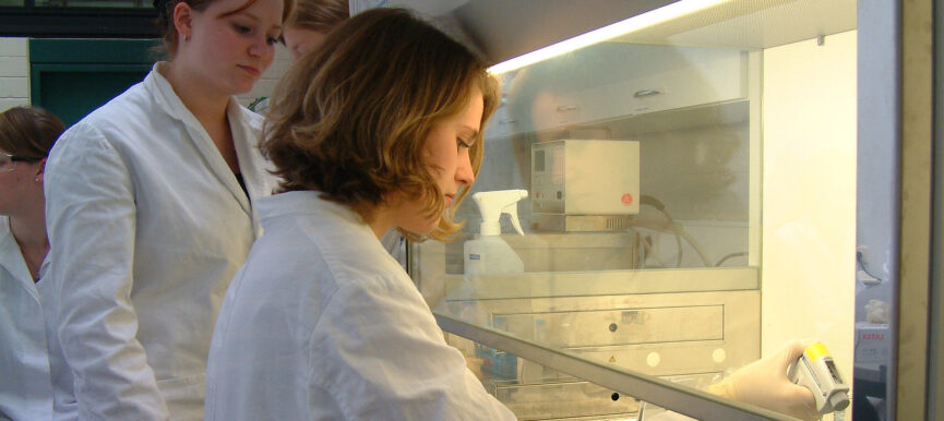 Schülerpraktikum Biotechnologie an der TH OWL